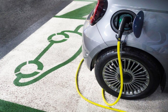 Elektrikli Araç Satışları, Fosil Yakıtlı Araçları Geçti Mi?